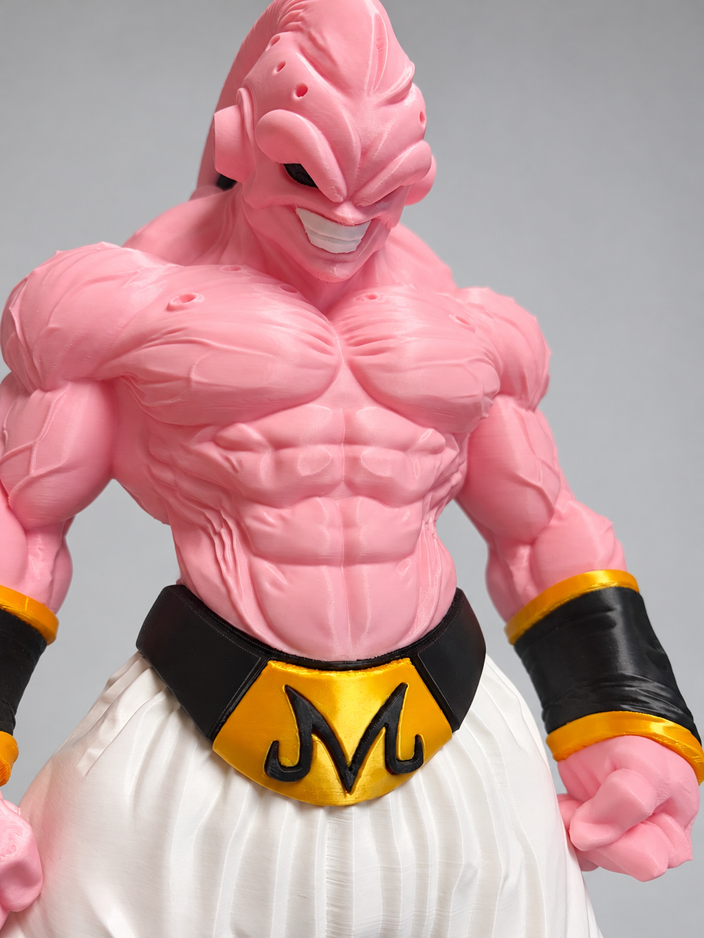 Realistic Buu figure front-detail
