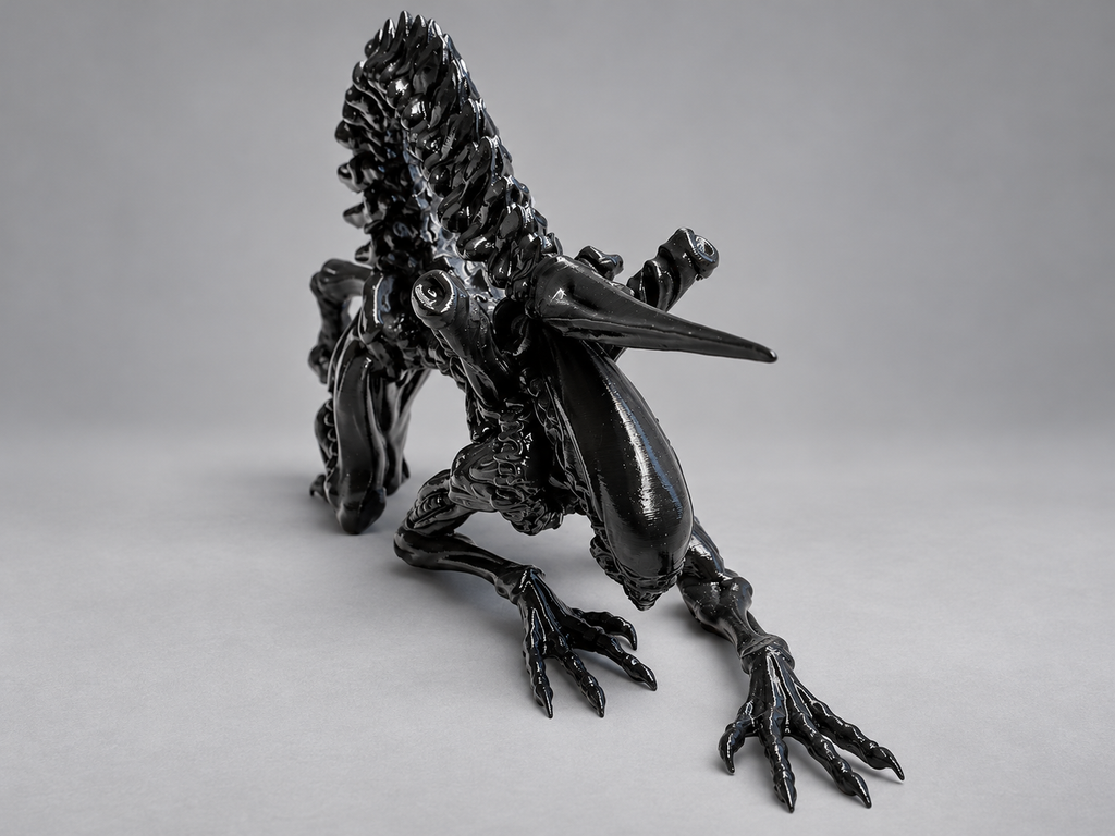 Xenomorph crouching front angle