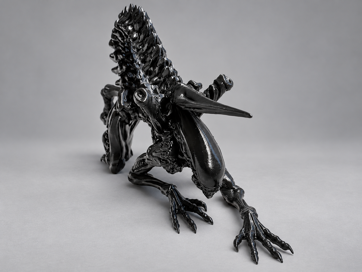 Xenomorph crouching front angle